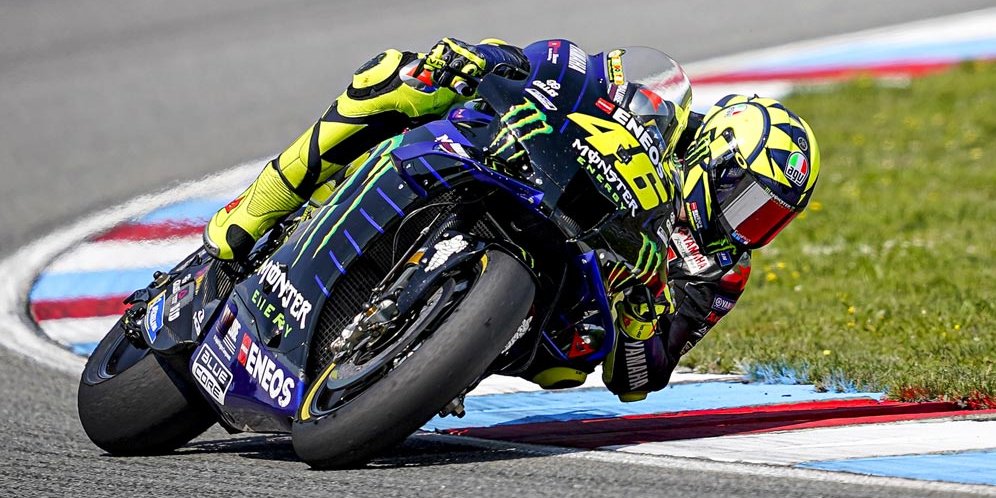 Rossi Ingin Yamaha Tiru Suzuki